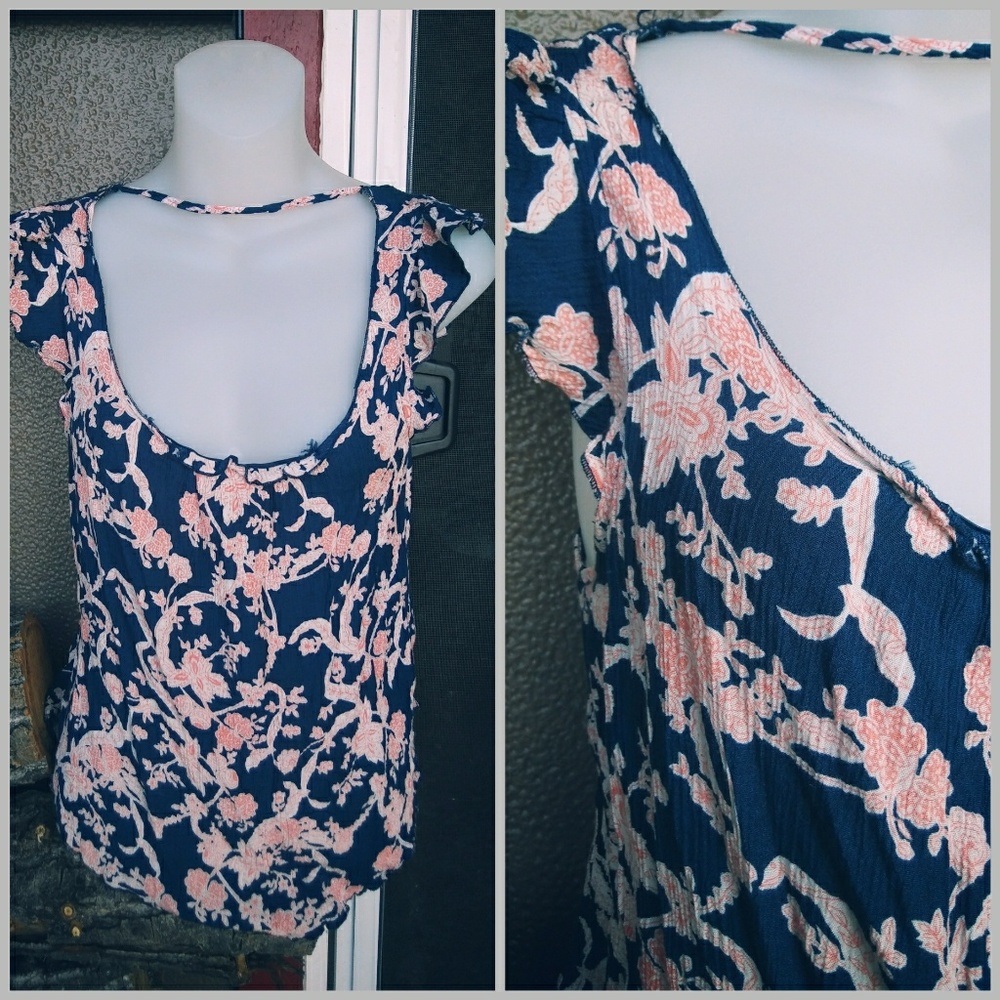 Boat neck floral blouse size small
